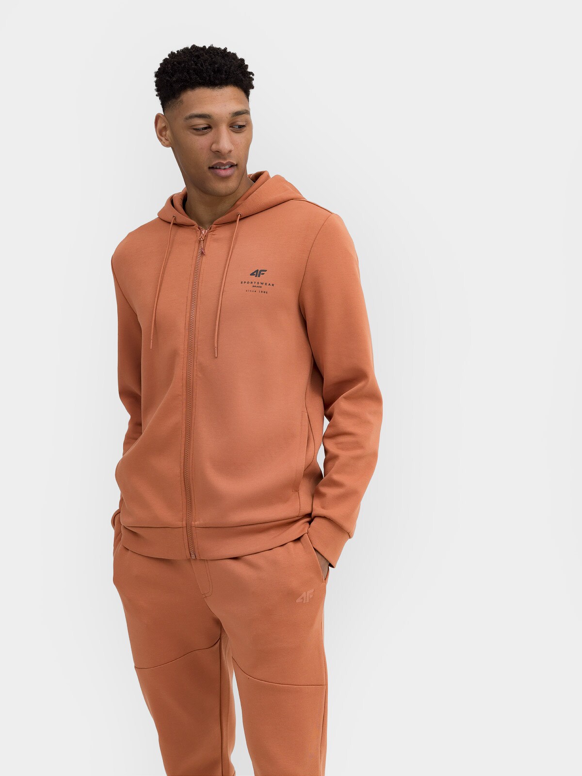 Men's zip-up hoodie colour brown | 4F: Sportswear and shoes