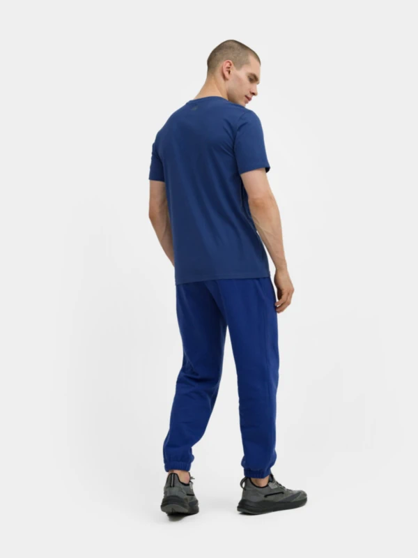 Best Loungewear for Lounging at Home (2021): Sweatpants, Shirts, Hoodies,  Socks